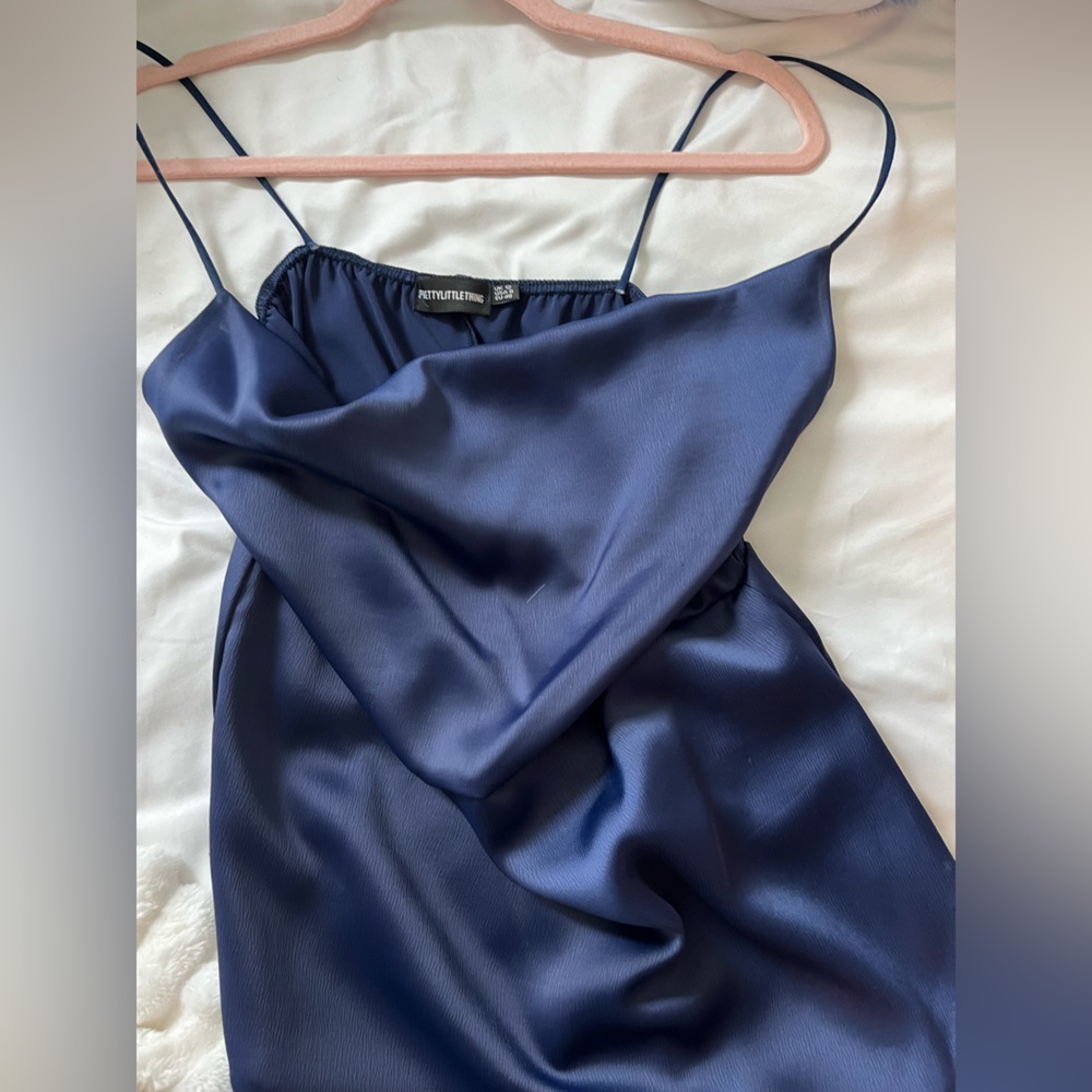 PrettyLittleThing Navy blue scoop neck dress